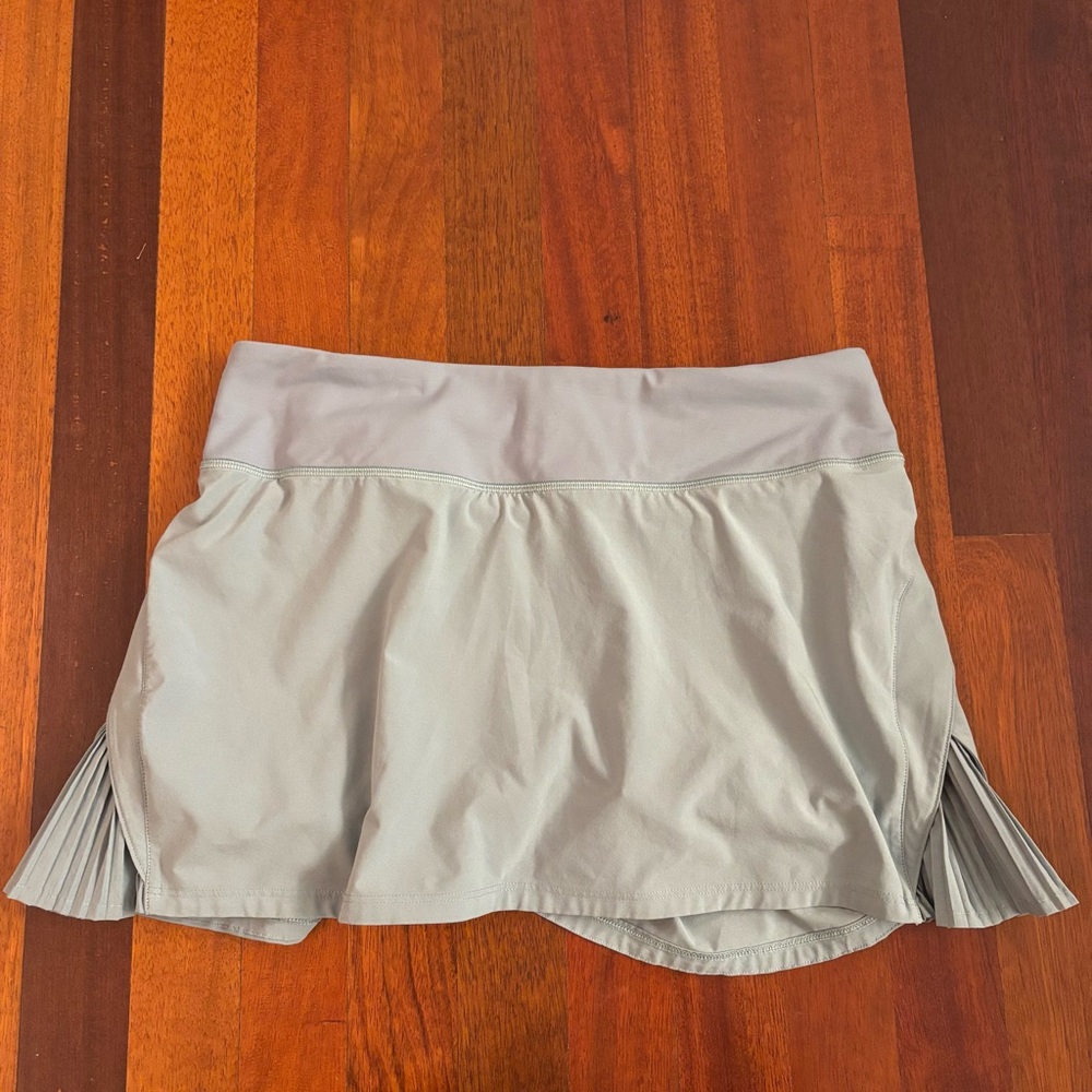 Lululemon sz 6 play off the pleats skirt 13” blue cast EUC